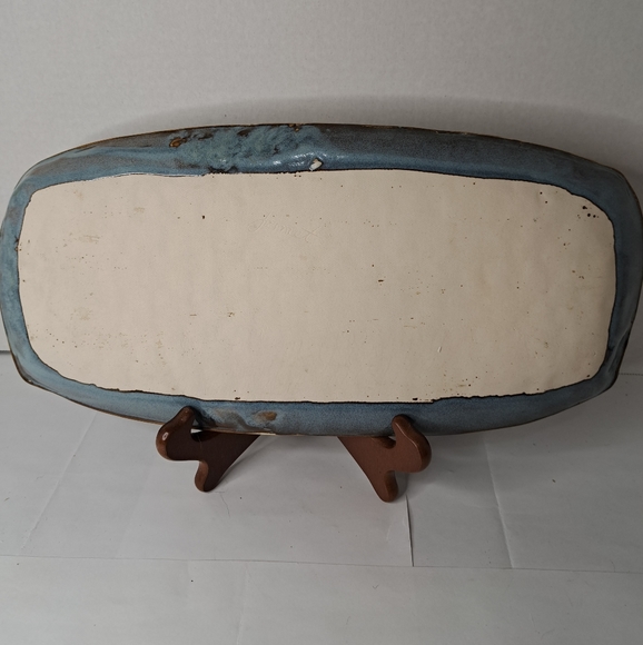 3 Ceramic Platters — Elephant Motif,  Brown Grey Glaze. - Picture 13 of 14